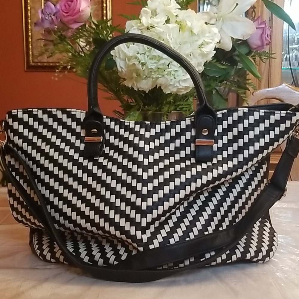 New York and Company handbag
